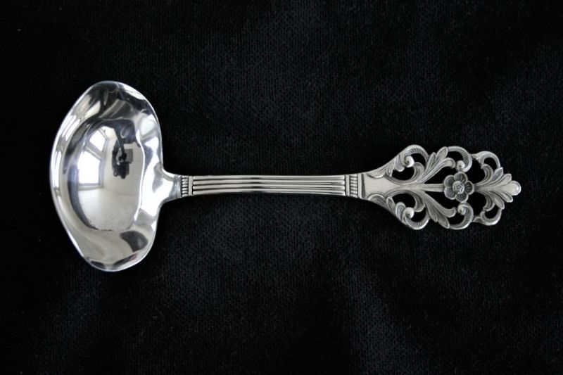 Viking rose liten sauseskje uten krok