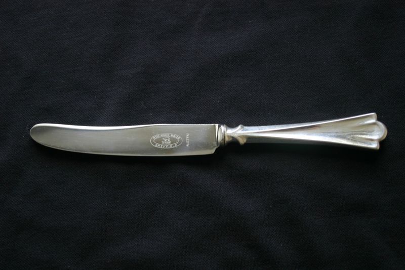 Lilje stor spisekniv (gammel versjon)
